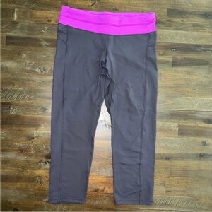 Champion dark gray and fuschia capri workout leggings with small pocket